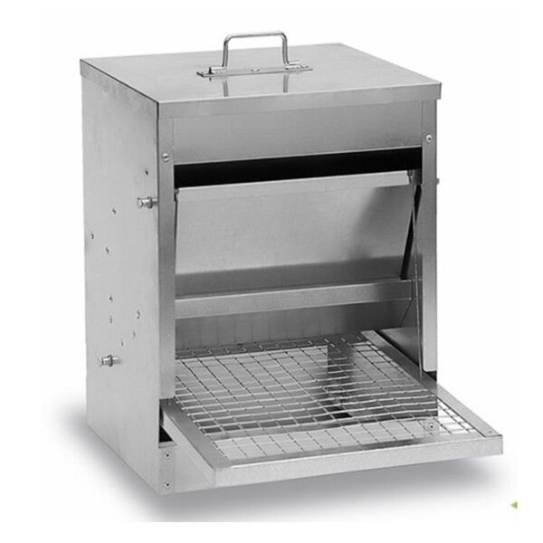 Cocina industrial de acero inoxidable con bandeja y parrilla para uso profesional.