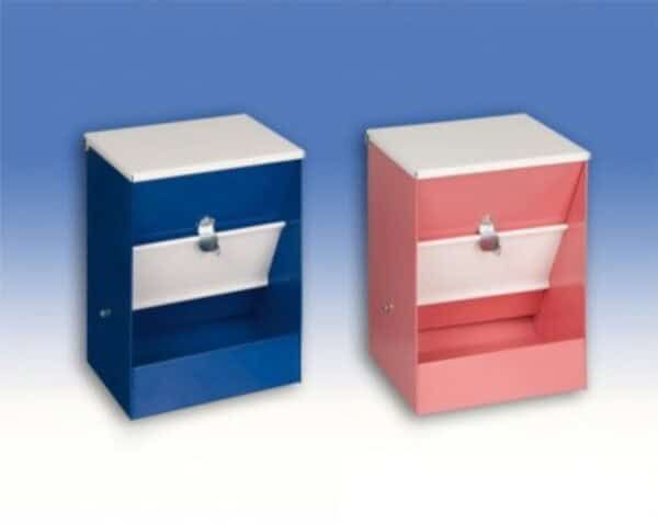 Buzón de cartón azul y rosa con tapa y compartimento interior.