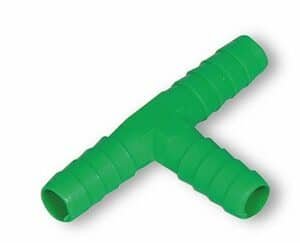 Tubería de PVC verde para fontanería, resistente y flexible.