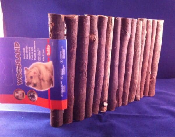 Perro de madera para mascotas, ideal para felpudos y decoración en jardines. Hecho de madera natural, resistente y duradero.