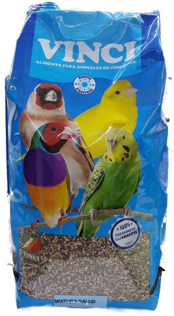 Alimento para aves exóticas en bolsa con aves de colores vibrantes.