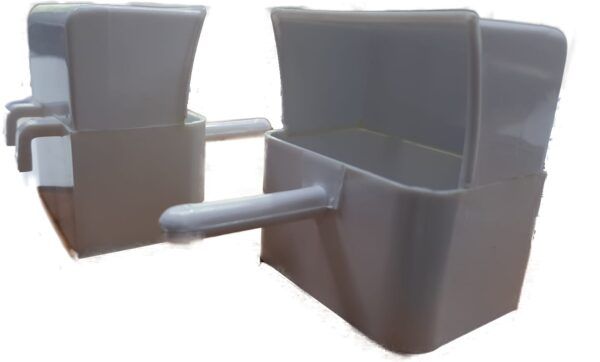 Duraderos dispensadores de jabón en plástico para higiene manos en tiendas y restaurantes.