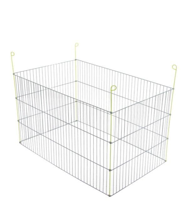 Carcasa metálica para mascotas, estructura resistente y duradera. Ideal para crear espacios seguros y personalizados para animales.