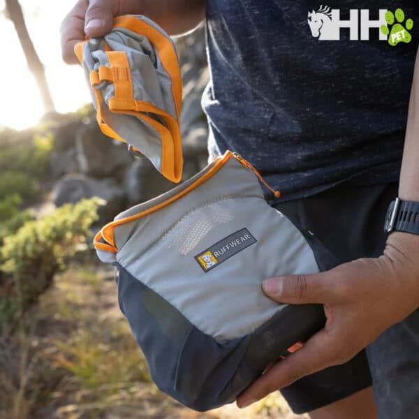 Vendedor de accesorios para mascotas en tienda online TodoMASKOTAS.