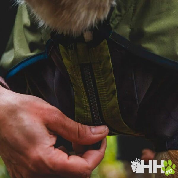 Chaqueta para mascotas en tienda online TodoMASKOTAS, ropa resistente para perros y gatos.
