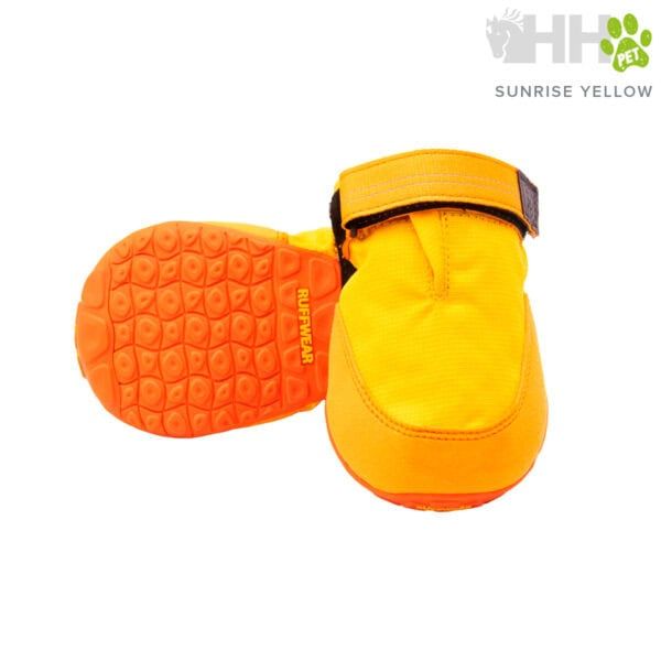 Zapatos antideslizantes para mascotas, color amarillo Sunrise Yellow.