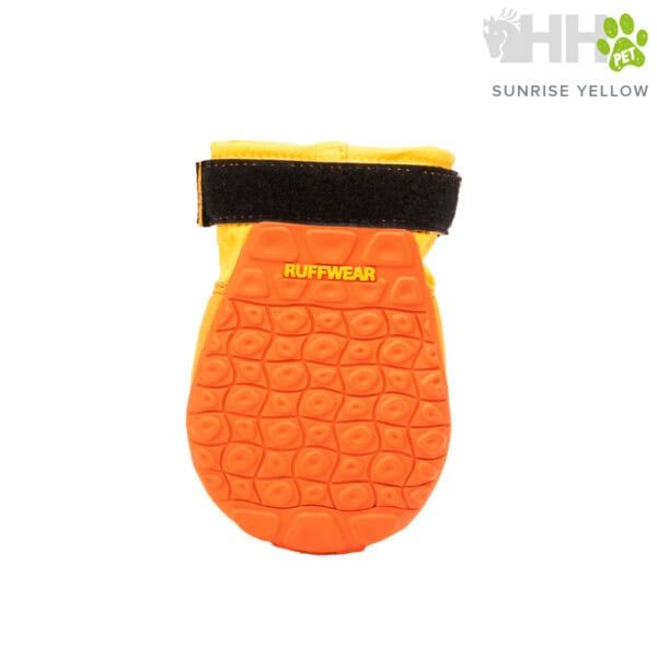 Suéter para perros Ruffwear Sunrise Yellow con suela antideslizante.