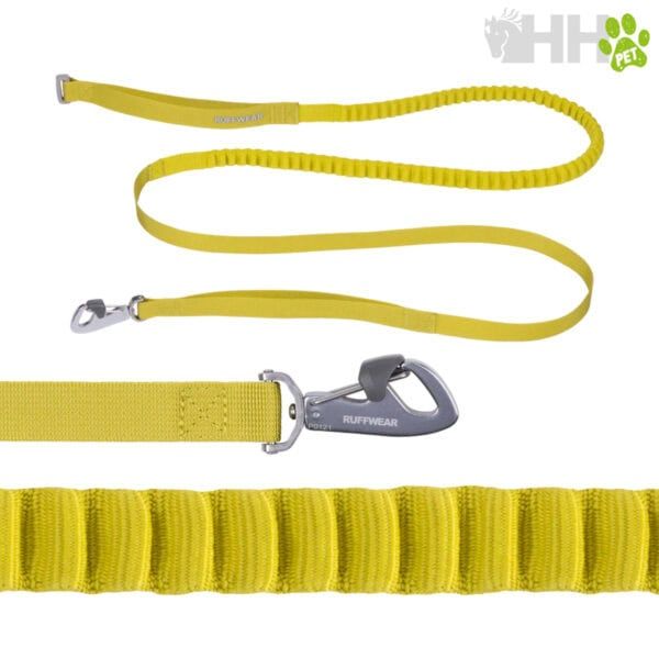 Mochila para mascotas en color amarillo con correa ajustable y clip metálico, perfecta para pasear a tu perro o gato.
