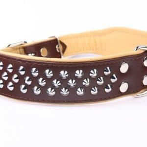 Collar para perros de piel de alta calidad con tachuelas y tamaño de 75 cm, ideal para mascotas con estilo.