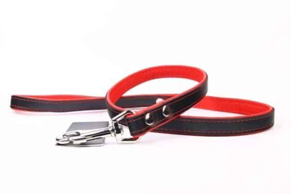 Correa de piel roja y negra de 120 cm, resistente y elegante para mascotas.