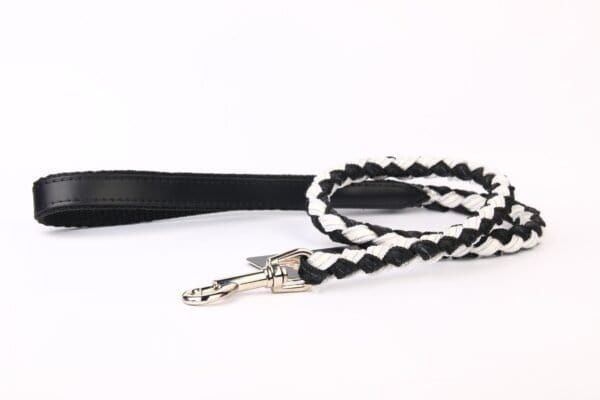 Correa de piel trenzada con clip para mascotas, longitud 120 cm, estilo de lujo y resistente.