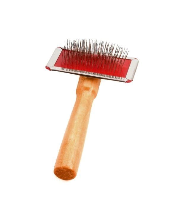 Cepillo de madera y cerdas metálicas para mascotas y animales pequeños.