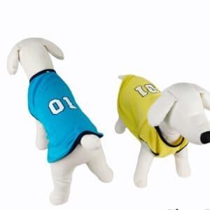 Camiseta deportiva para perros con diseño de jugador de fútbol, tamaño 35 cm, ideal para mascotas activas y fans del deporte.