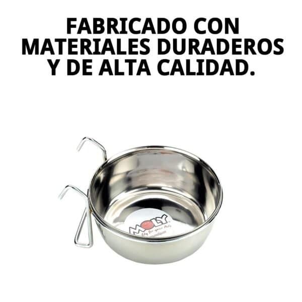 2. Comedero multiusos de 15 cm con ganchos, fabricado con materiales duraderos y de alta calidad.