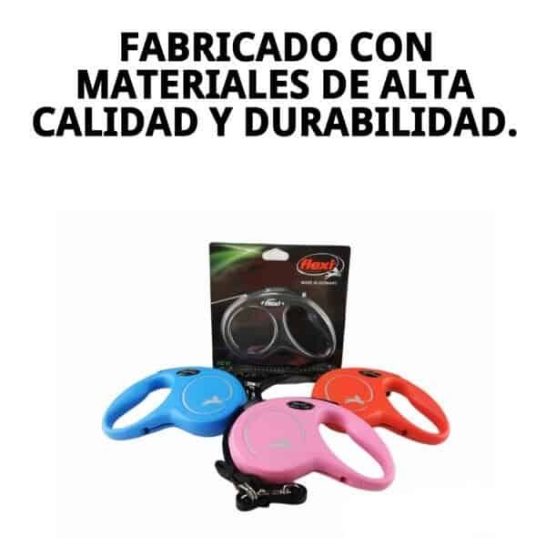Correa extensible para mascotas, control seguro y libertad de movimiento.