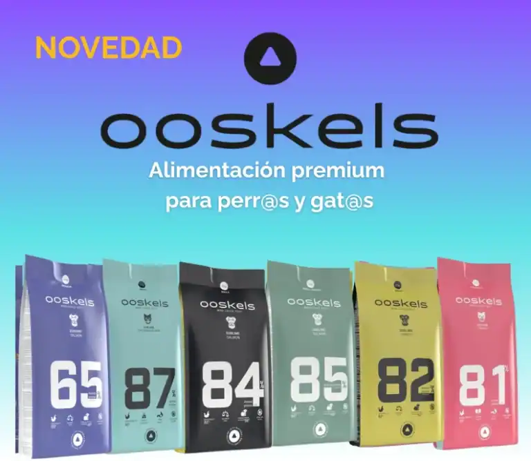 Sacos de pienso natural Ooskels para perros, nutrición premium con ingredientes seleccionados para salud y bienestar animal.